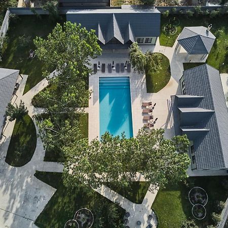 Lazy Seal Holiday Cottages Nabran Muqtedir Bagian luar foto