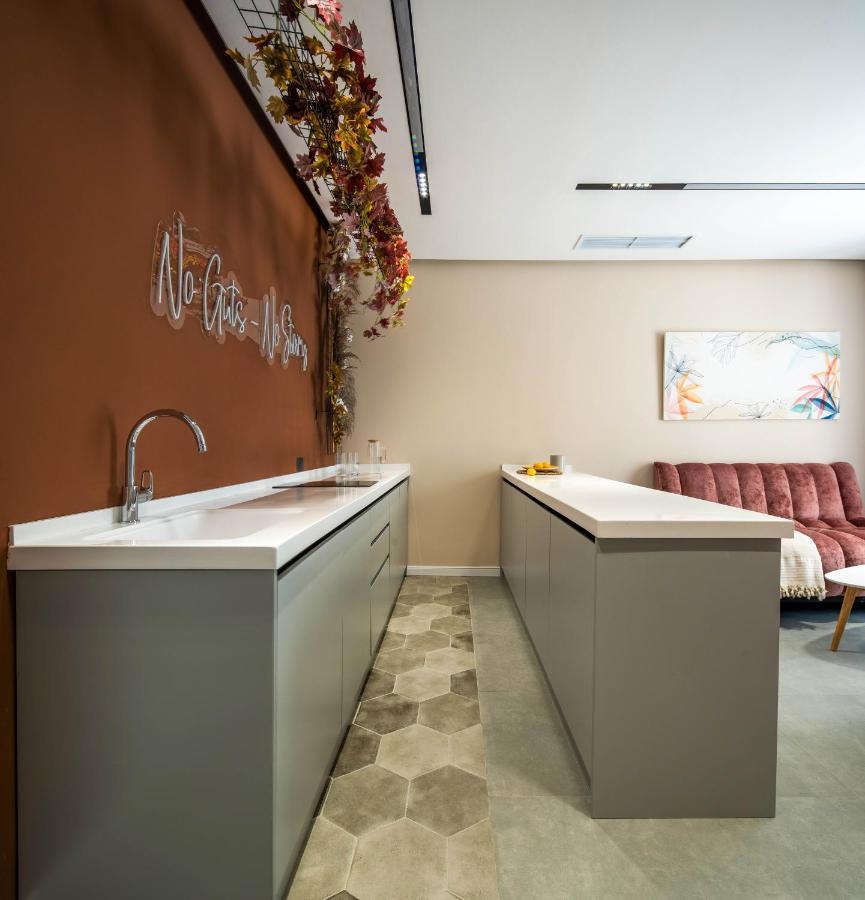 Lazy Seal Holiday Cottages Nabran Muqtedir Bagian luar foto
