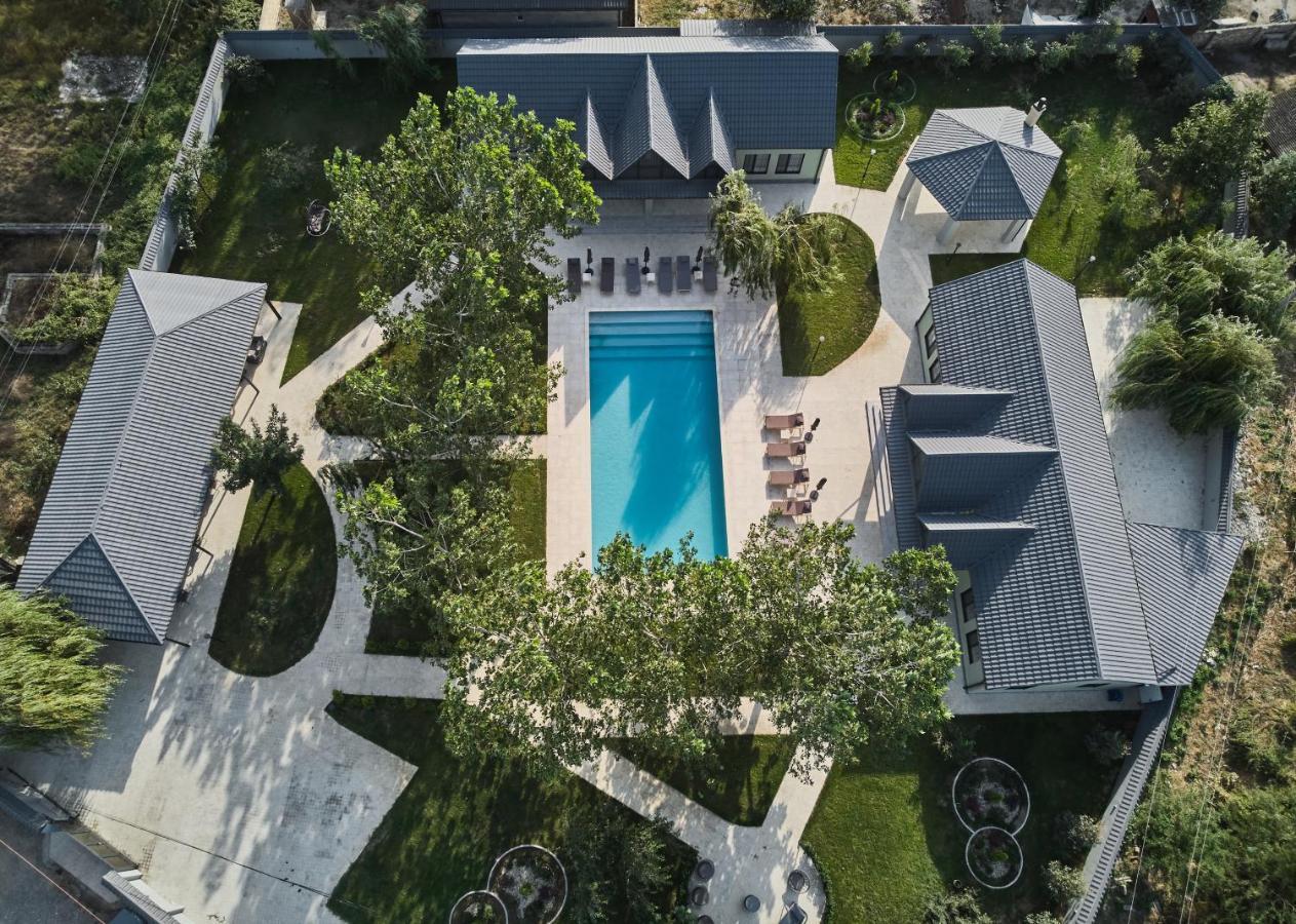 Lazy Seal Holiday Cottages Nabran Muqtedir Bagian luar foto