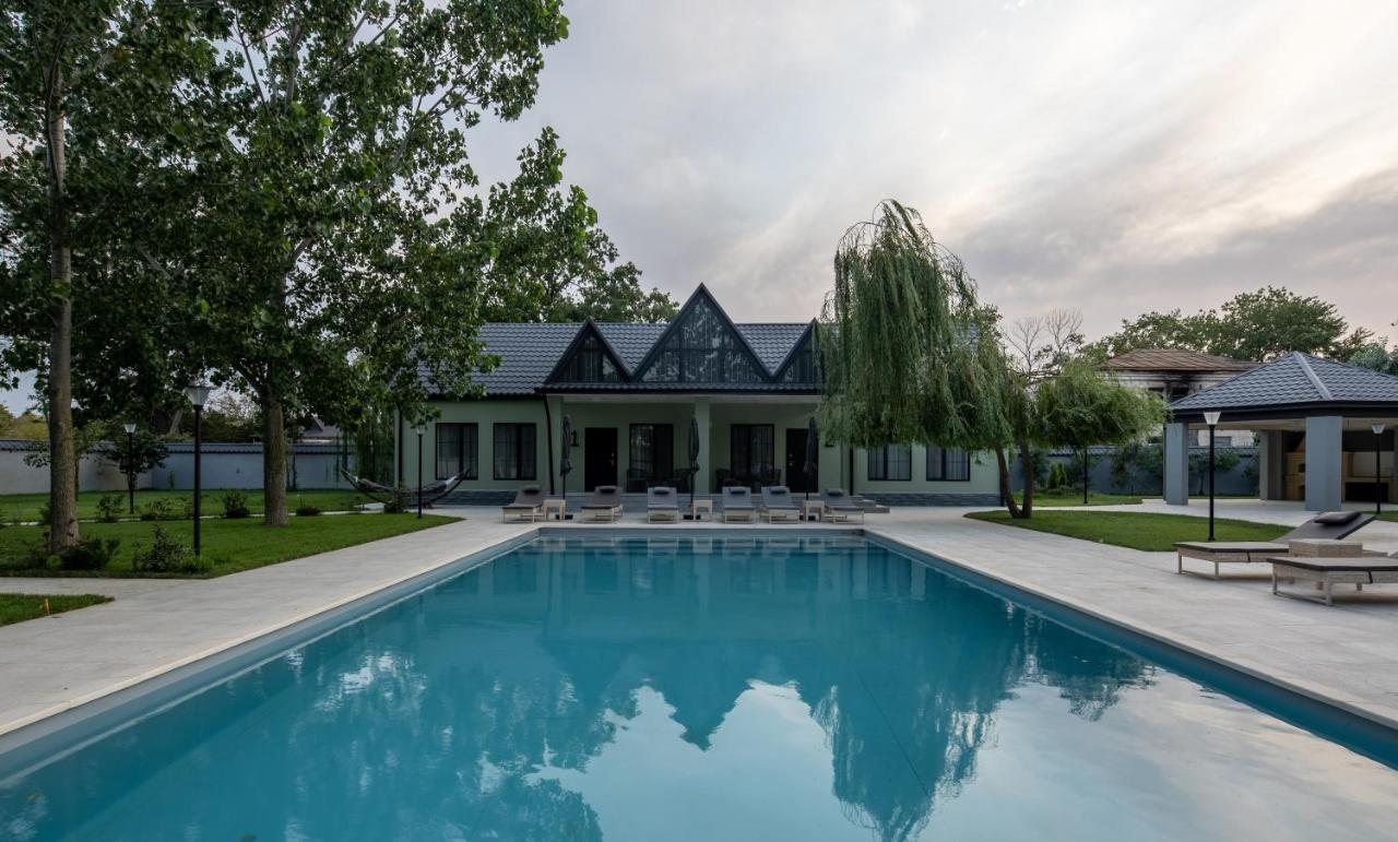 Lazy Seal Holiday Cottages Nabran Muqtedir Bagian luar foto