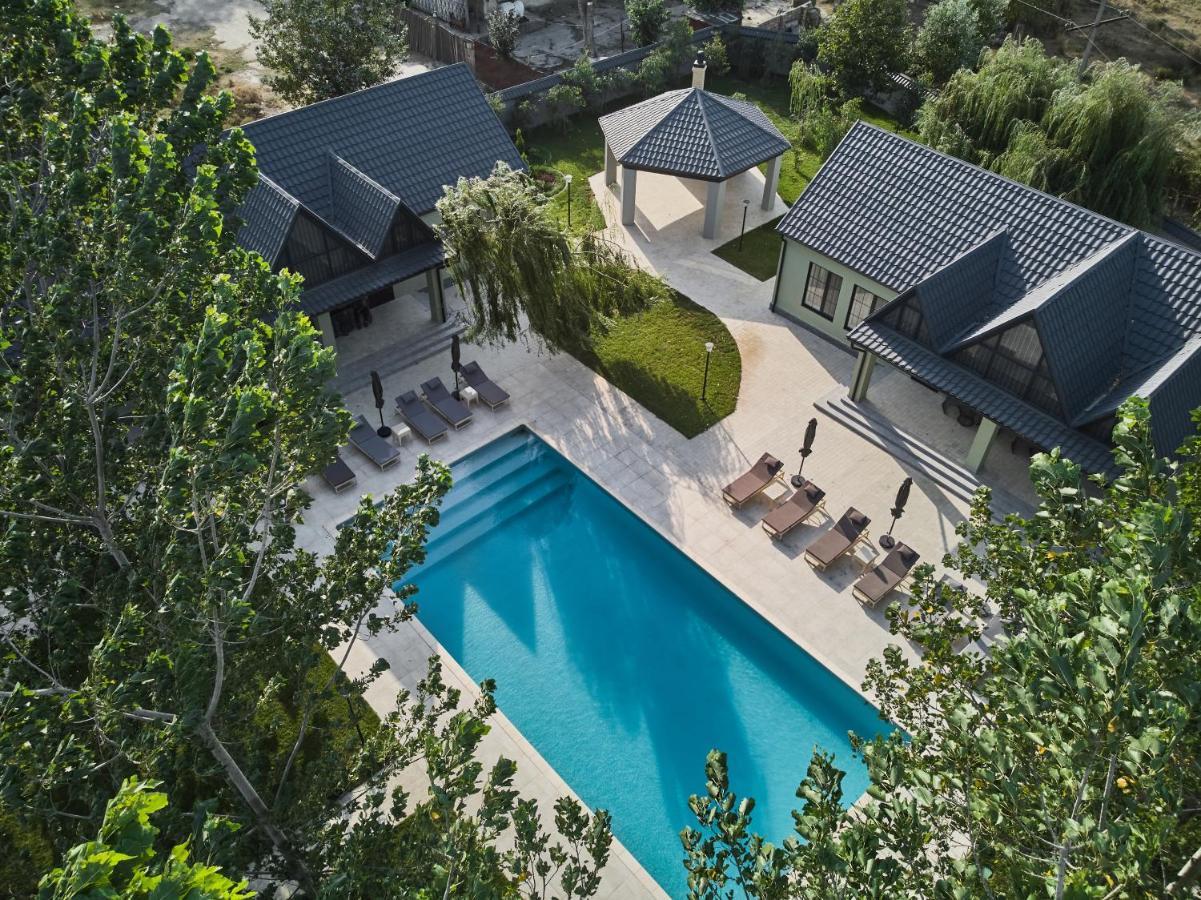 Lazy Seal Holiday Cottages Nabran Muqtedir Bagian luar foto
