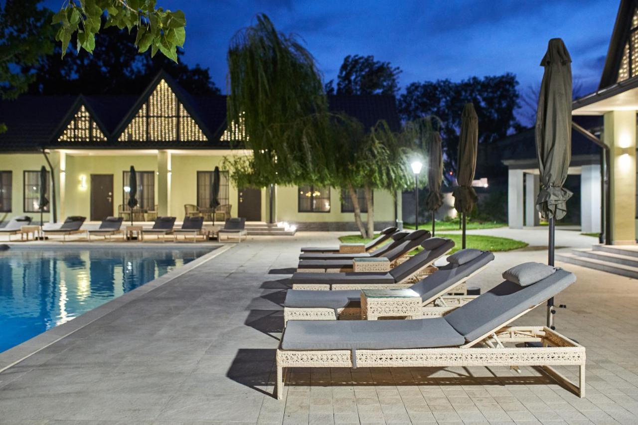 Lazy Seal Holiday Cottages Nabran Muqtedir Bagian luar foto